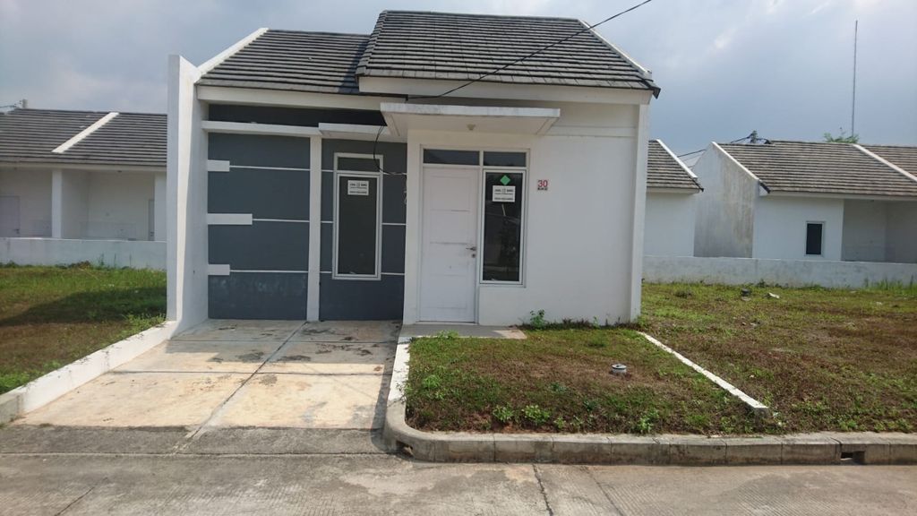 foto tampak rumah tipe 36/88 Akasia (badan) perumahan Cendana Residence