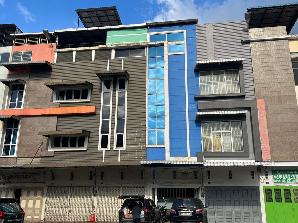 foto contoh rumah perumahan Komplek Brayan City