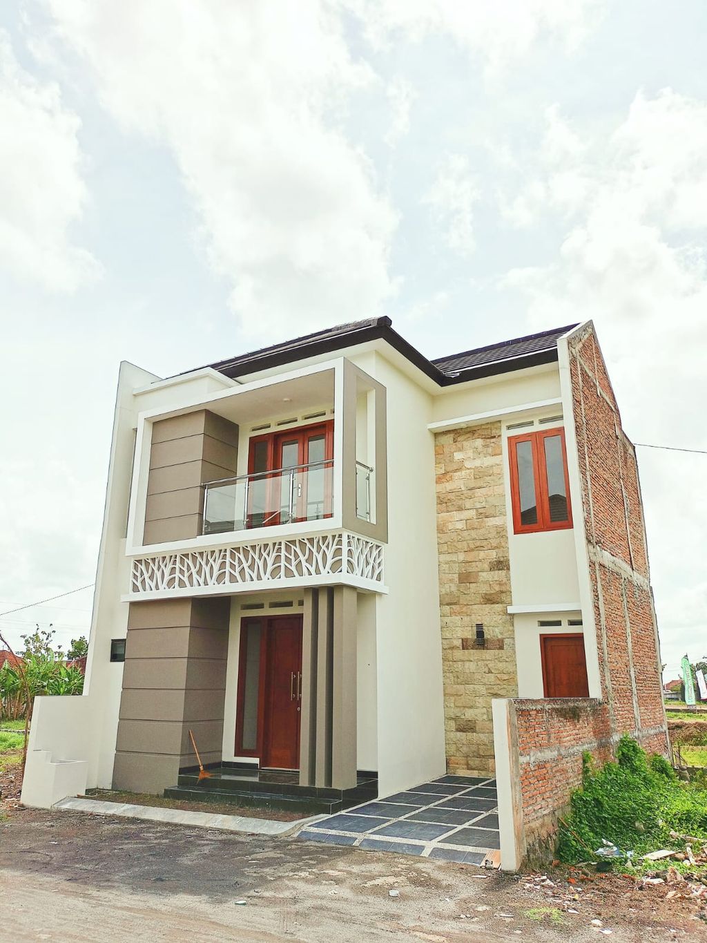 foto tampak rumah tipe 80/70 perumahan ALTA GRANDIA RESIDENCE