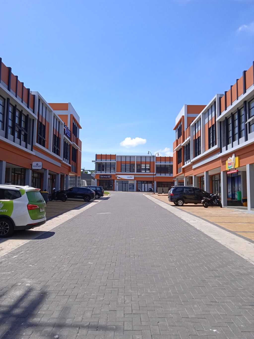 foto posisi tengah perumahan SUMMARECON MUTIARA MAKASSAR RUKO GRAHA BOULEVARD