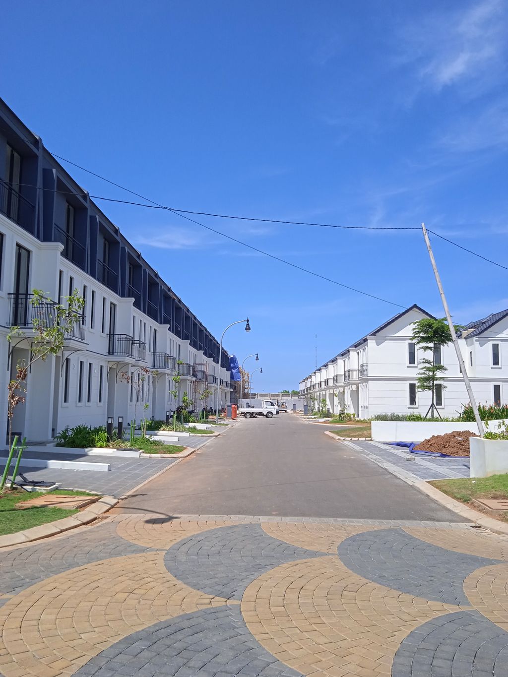 foto posisi tengah perumahan SUMMARECON MUTIARA MAKASSAR CLUSTER TOPAZ