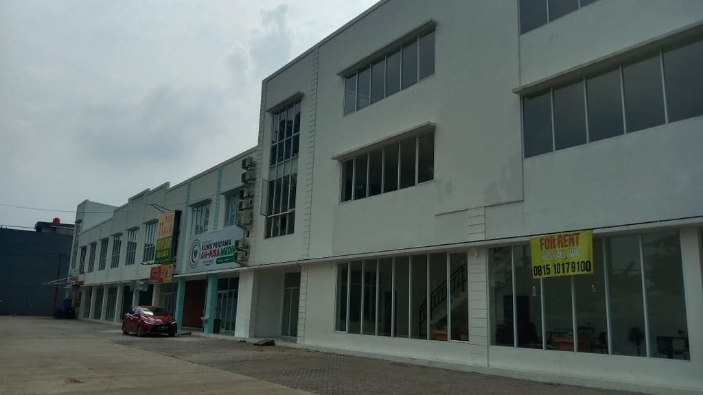 foto tampak rumah tipe B 2 Lantai perumahan Berlian Commercial Estate