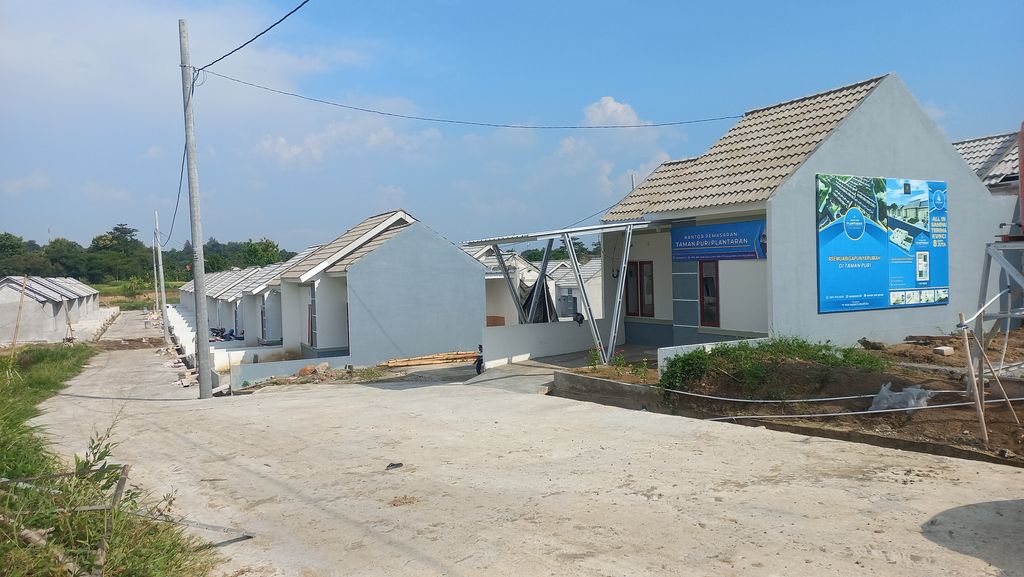 foto gerbang perumahan TAMAN PURI PLANTARAN