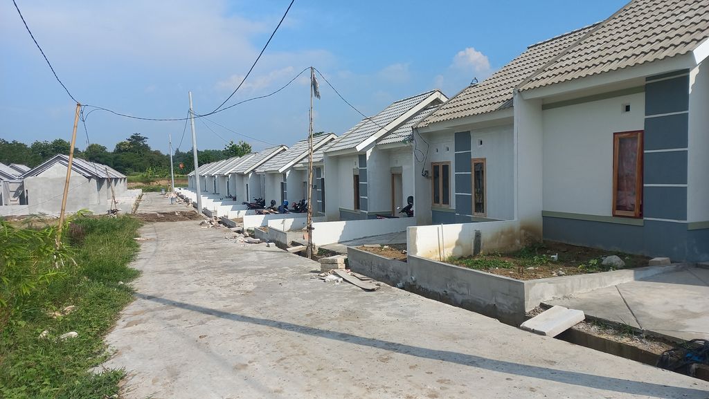 foto posisi tengah perumahan TAMAN PURI PLANTARAN