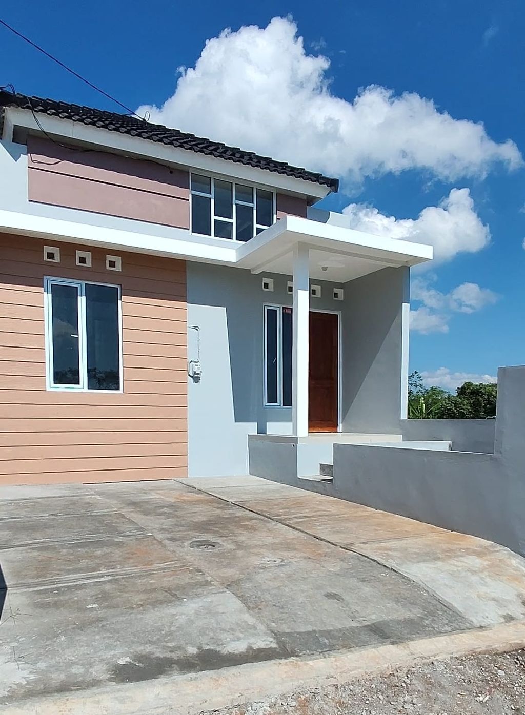 foto tampak rumah tipe 40/78 HOEDI perumahan GRAND PANORAMA 3