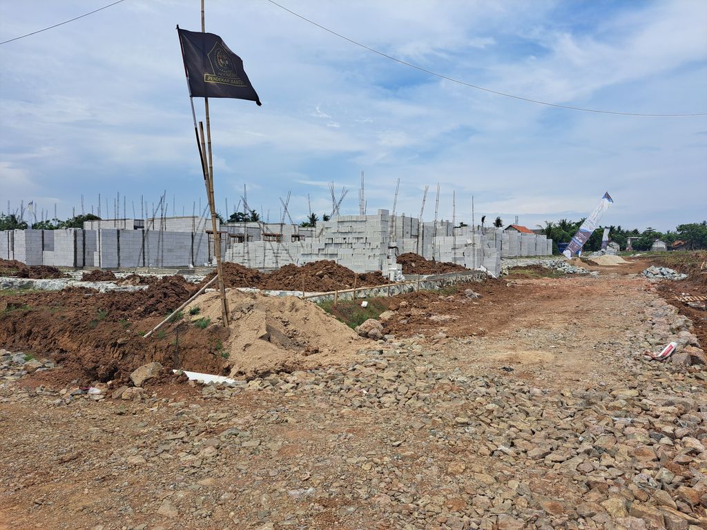 foto posisi tengah perumahan Grand Madani Residence 2