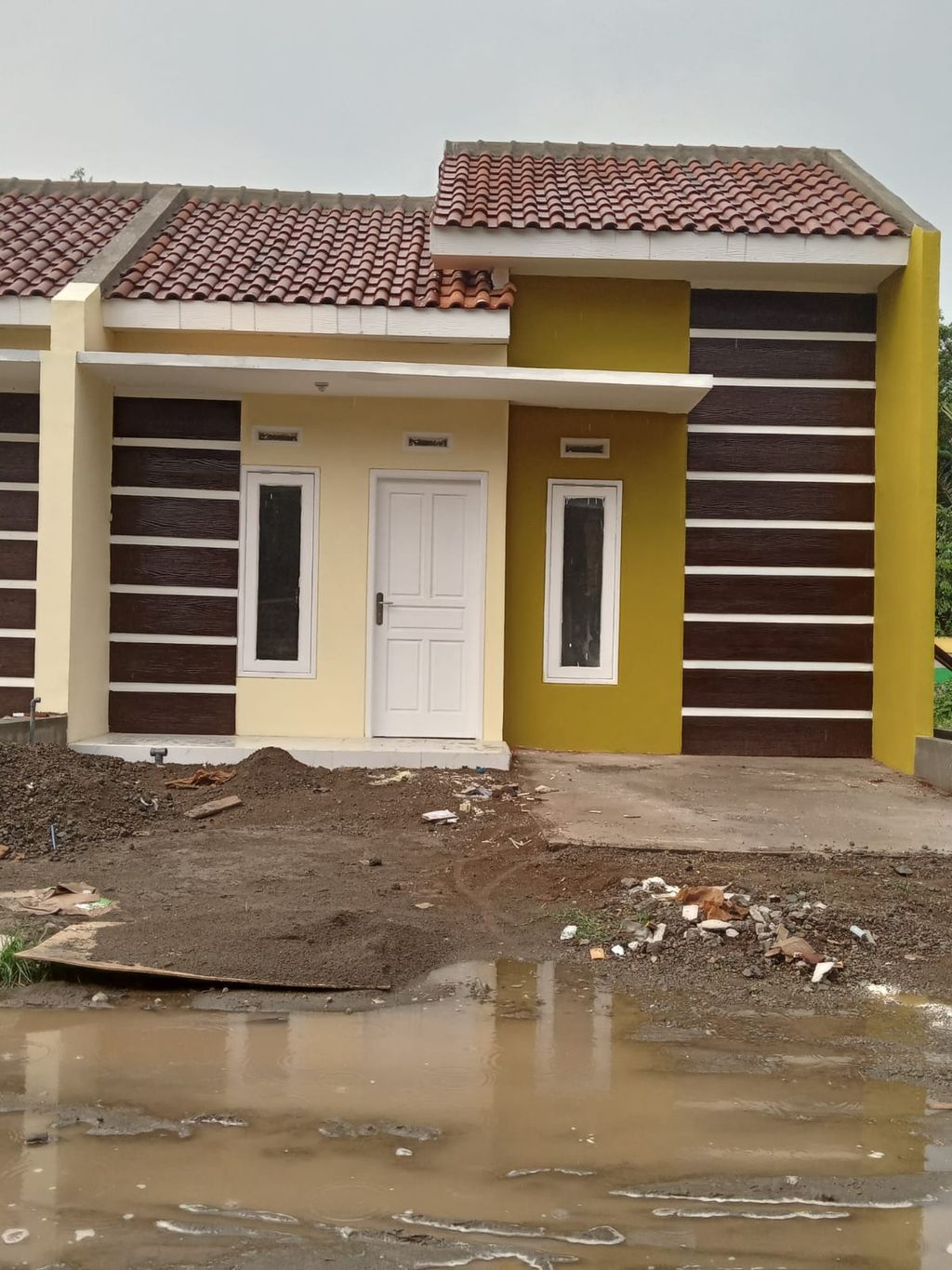 foto tampak rumah tipe 30 perumahan BANDUNG RAYA JOMBANG