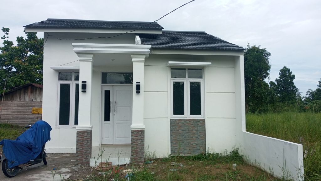 foto tampak rumah tipe 40/108 perumahan PURI REYVANA ASRI