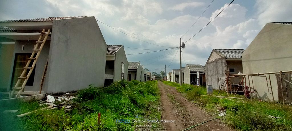 foto posisi tengah perumahan Galaxy Mansion