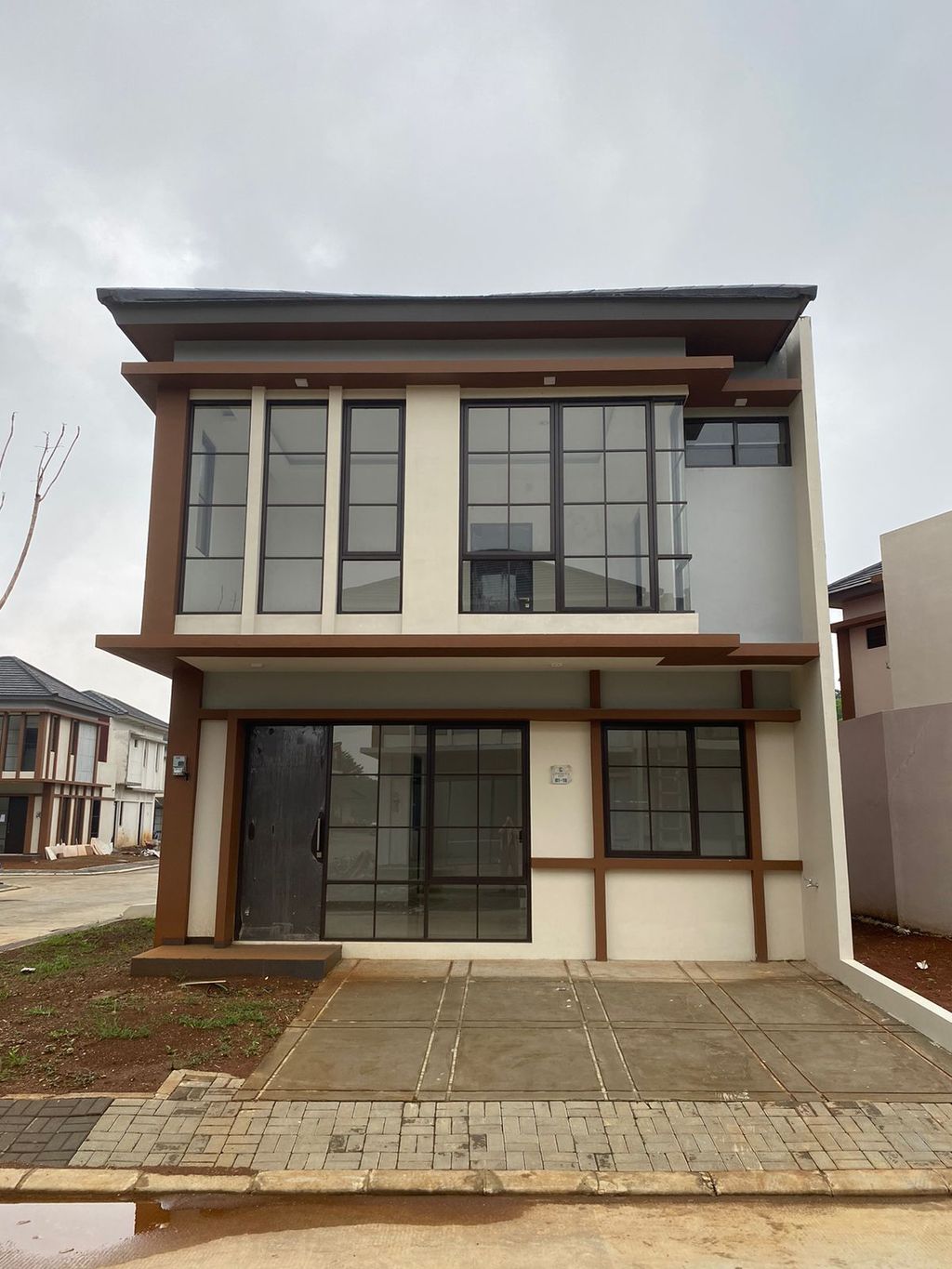 foto tampak rumah tipe DIAMOND perumahan EMERALD CITY
