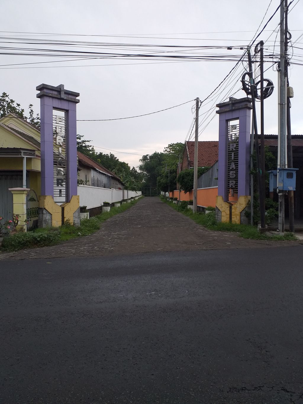 foto gerbang perumahan PURI ASRI
