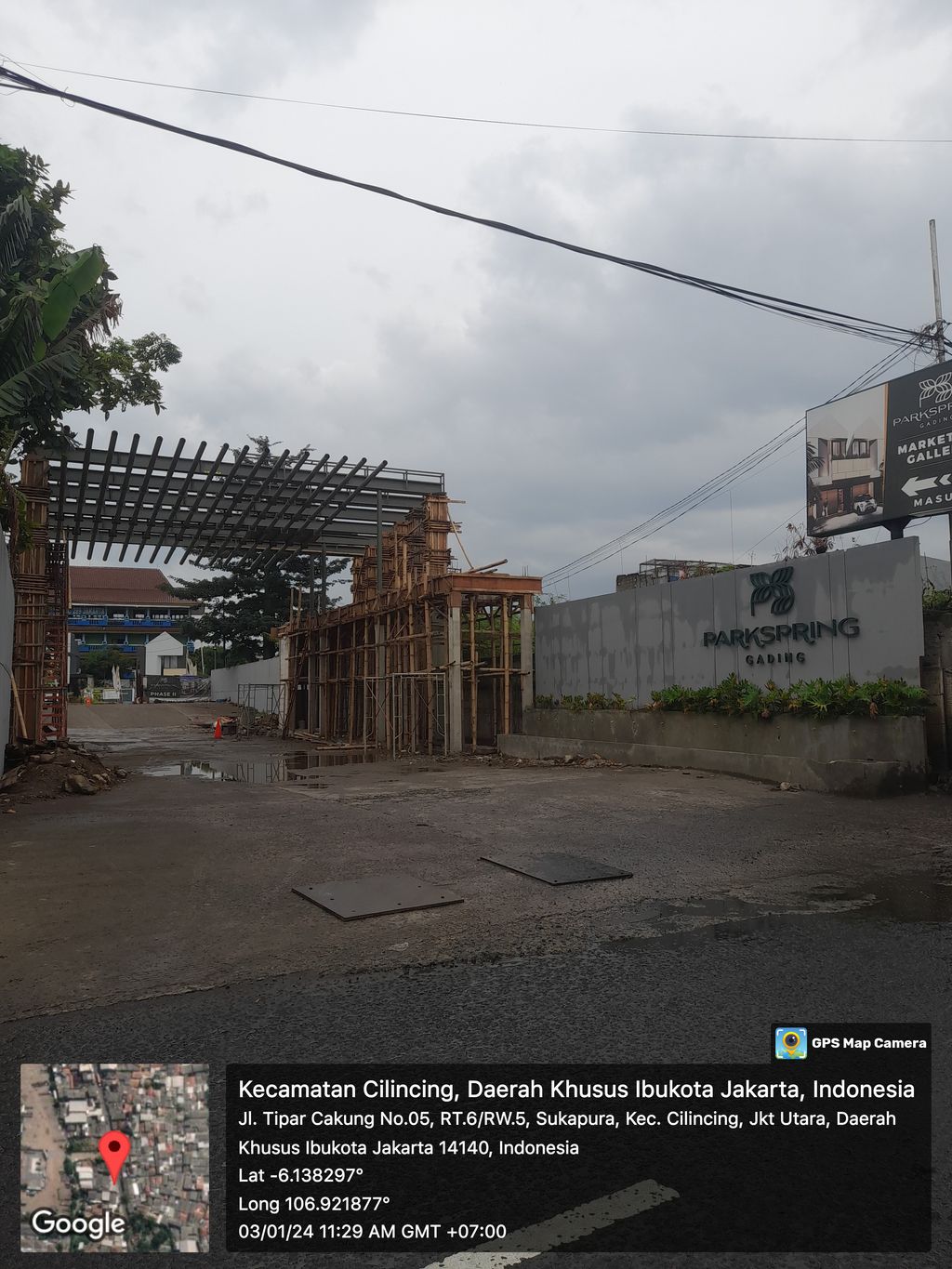 foto gerbang perumahan PARKSPRING GADING