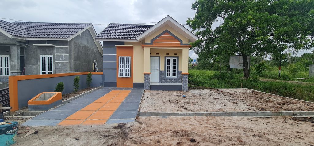 foto contoh rumah perumahan CASADOVA KARANGGAN I