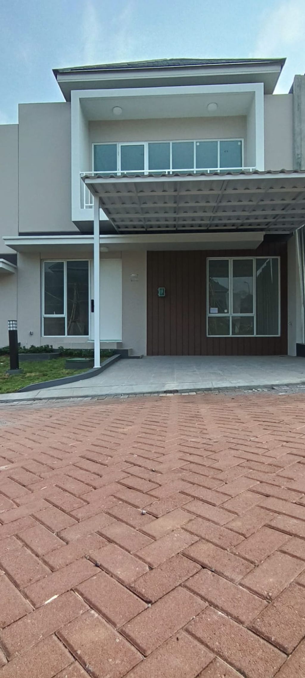 foto tampak rumah tipe PARAMOUNT VILLAGE perumahan PARAMOUNT VILLAGE SEMARANG