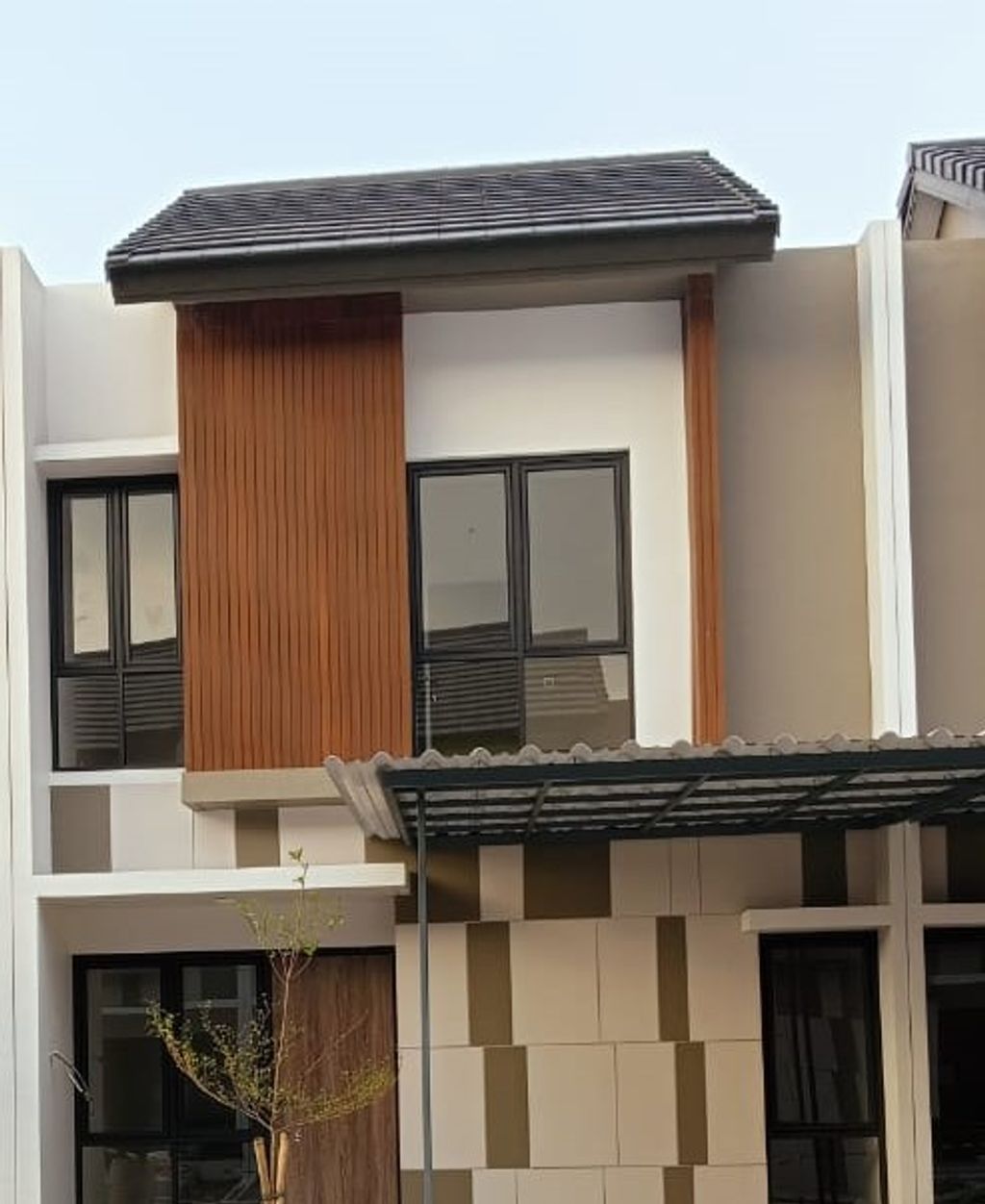 foto tampak rumah tipe SAPPHIRE perumahan GRAND ALMAS RESIDENCE