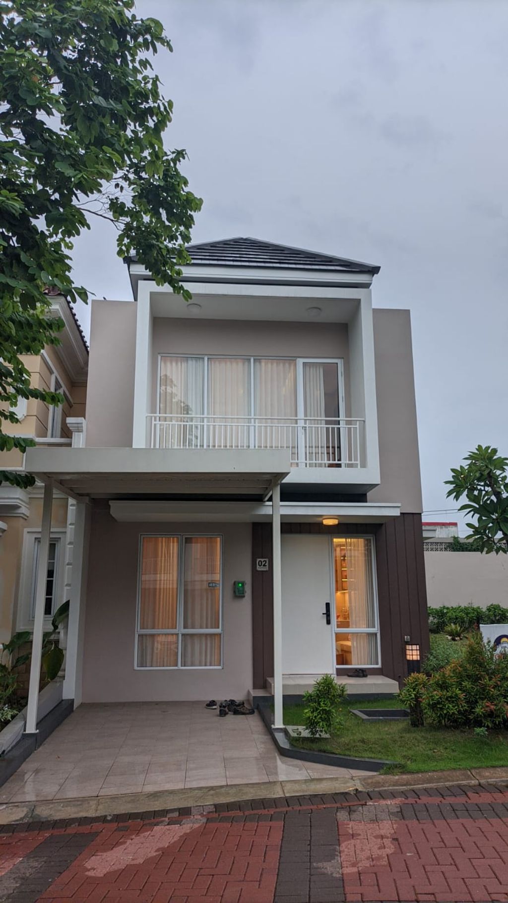 foto tampak rumah tipe PARAMOUNT VILLAGE perumahan PARAMOUNT VILLAGE SEMARANG