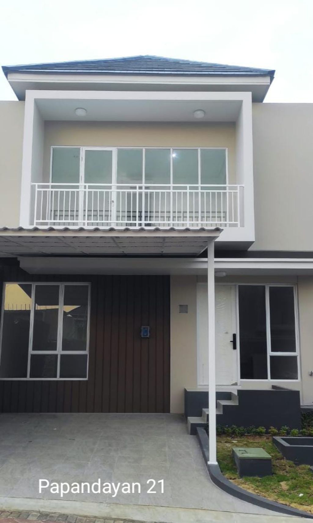 foto tampak rumah tipe PARAMOUNT VILLAGE perumahan PARAMOUNT VILLAGE SEMARANG