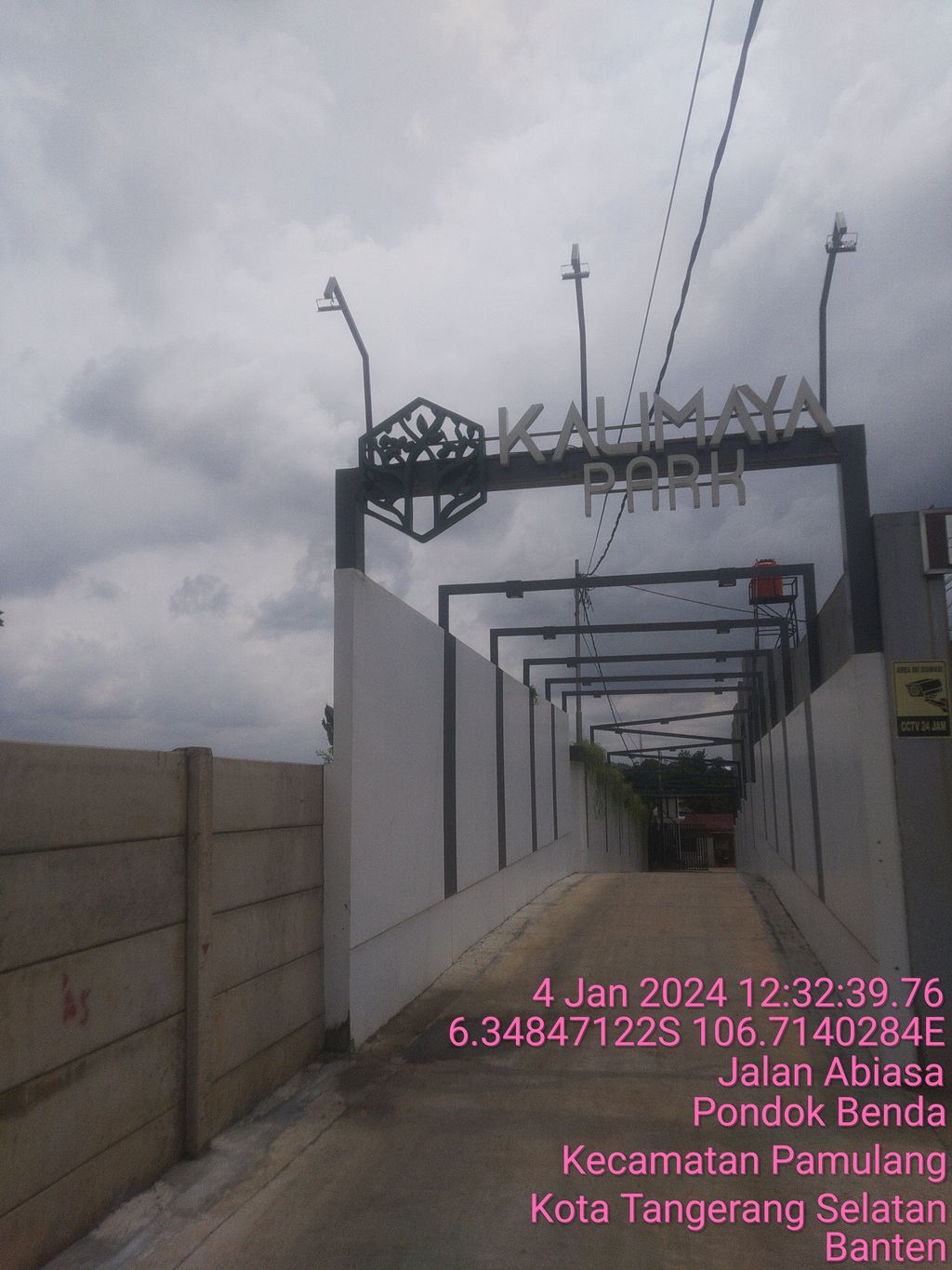 foto gerbang perumahan KALIMAYA PARK