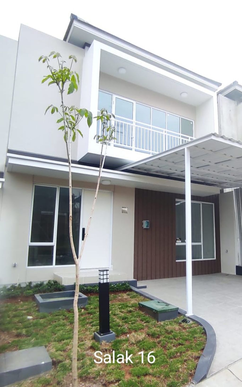 foto tampak rumah tipe PARAMOUNT VILLAGE perumahan PARAMOUNT VILLAGE SEMARANG