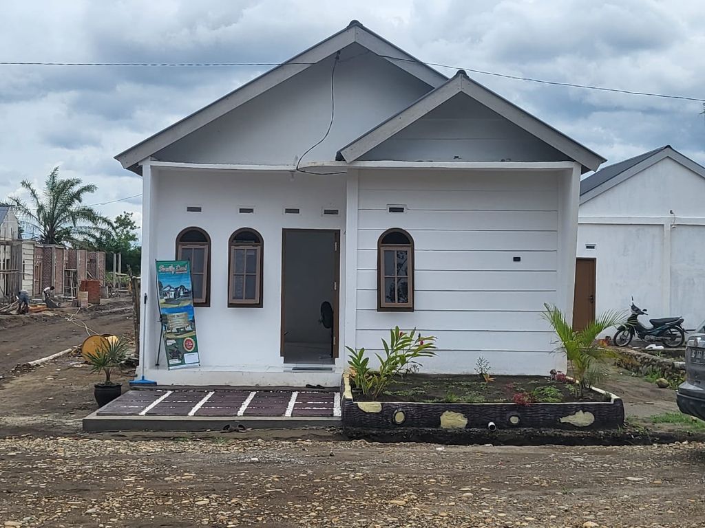 foto tampak rumah tipe 36 perumahan Family Land