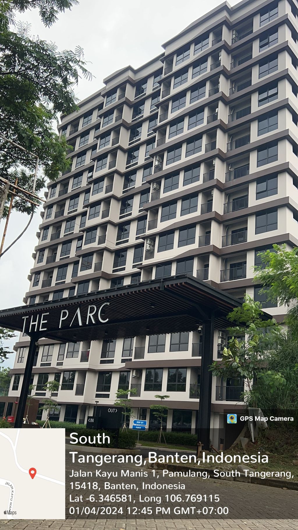 foto contoh rumah perumahan The Parc