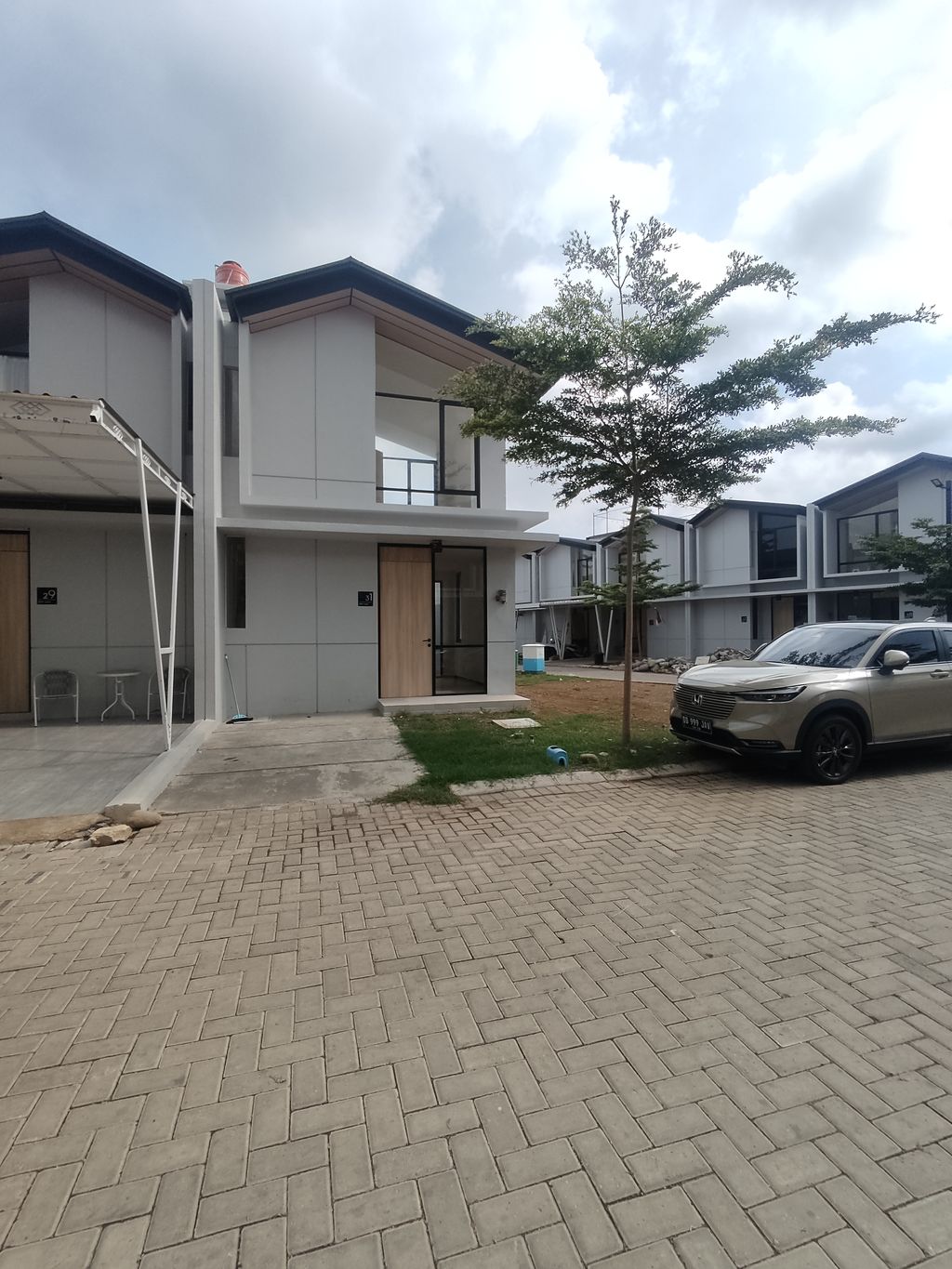 foto tampak rumah tipe 1 (2 Lantai) Non Balcony RH5LN-031 perumahan Rolling Hills Makassar