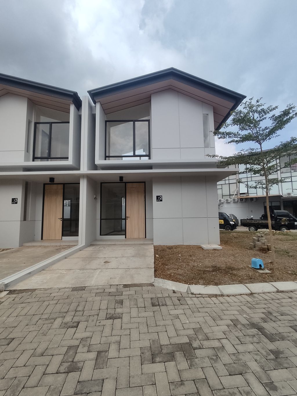 foto tampak rumah tipe 2 (2 Lantai) Non Balcony RH5WY-073 perumahan Rolling Hills Makassar