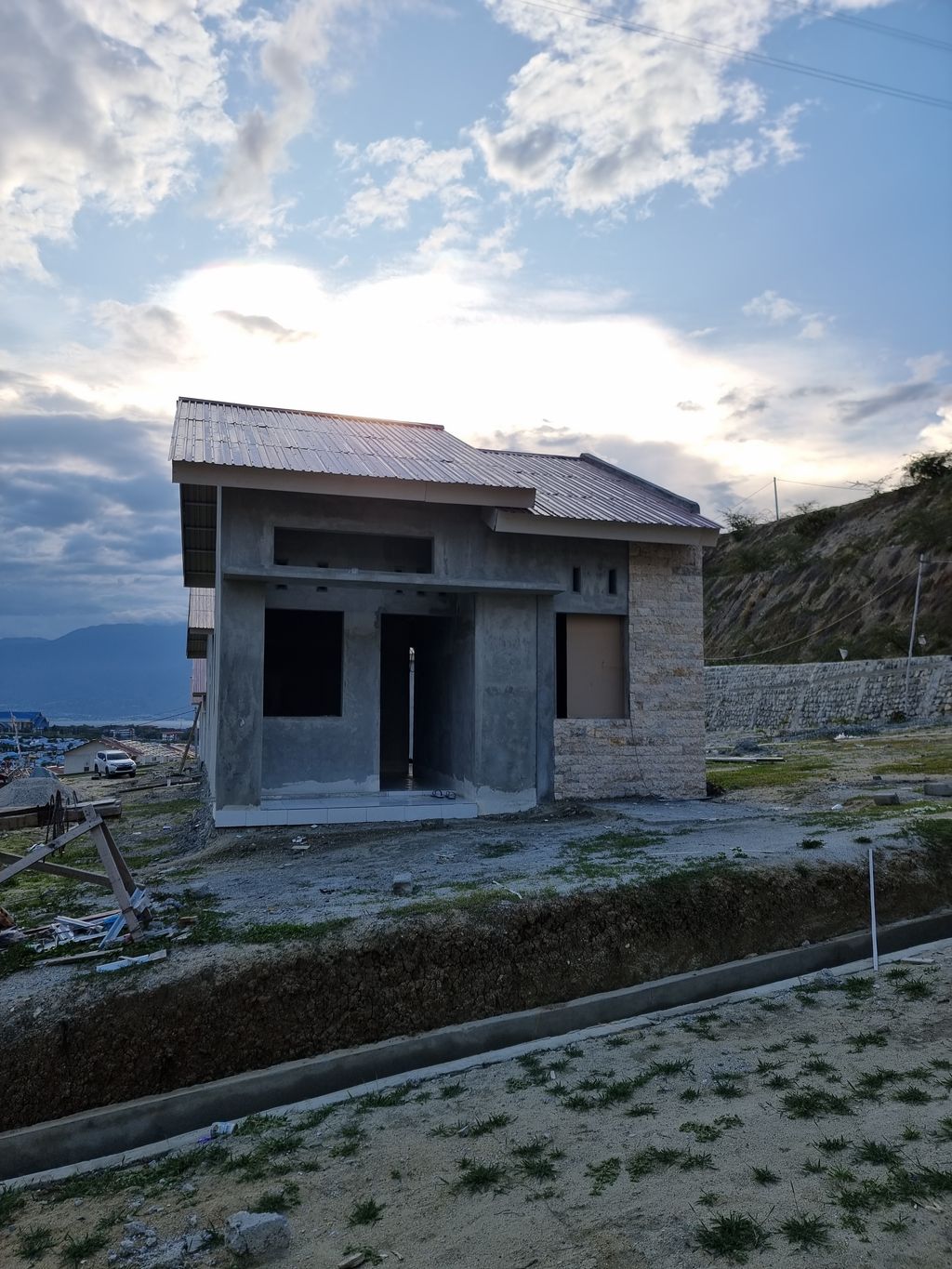 foto contoh rumah perumahan SUNRISE GARDEN