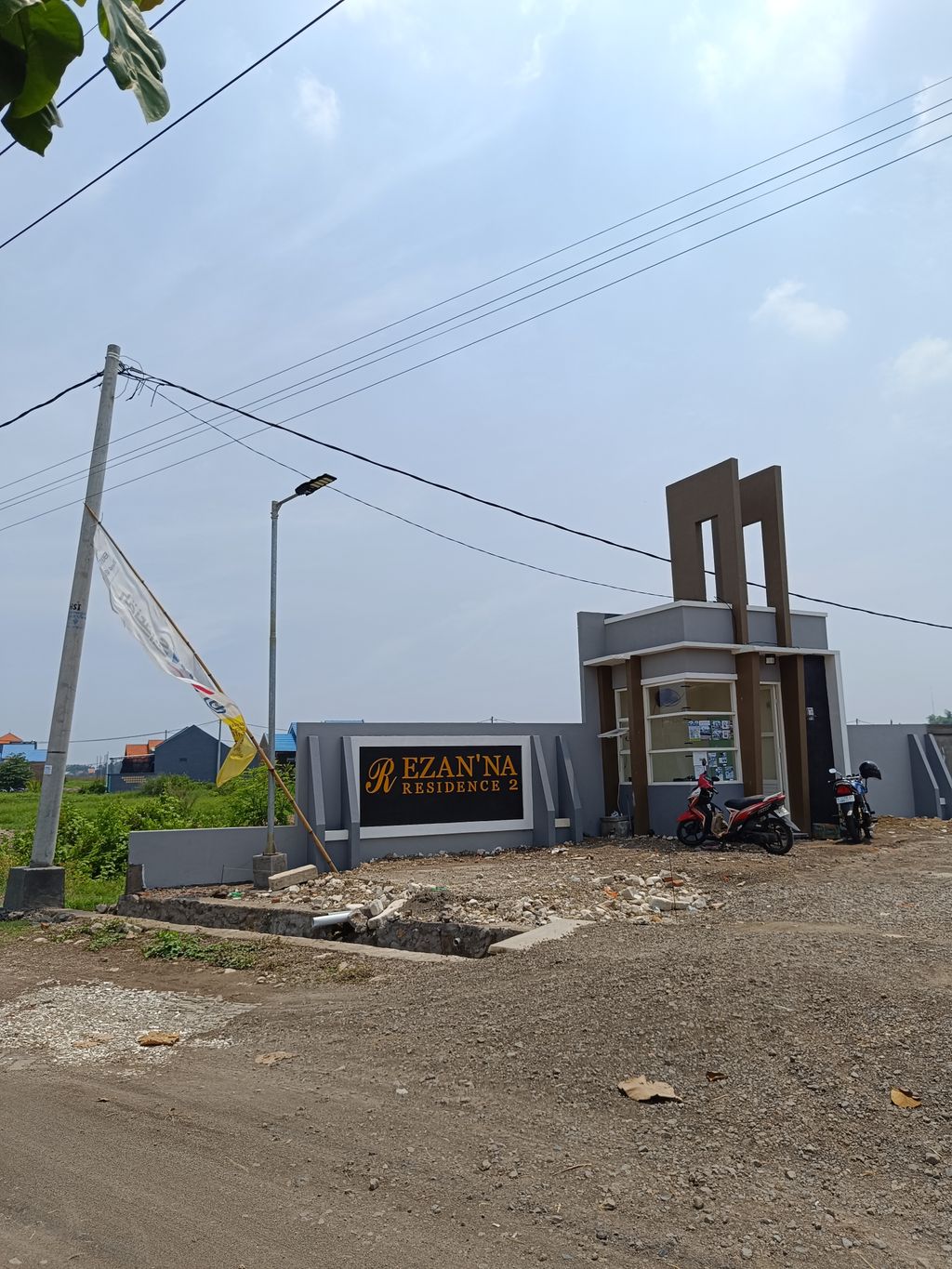 foto gerbang perumahan REZANNA RESIDENCE 2