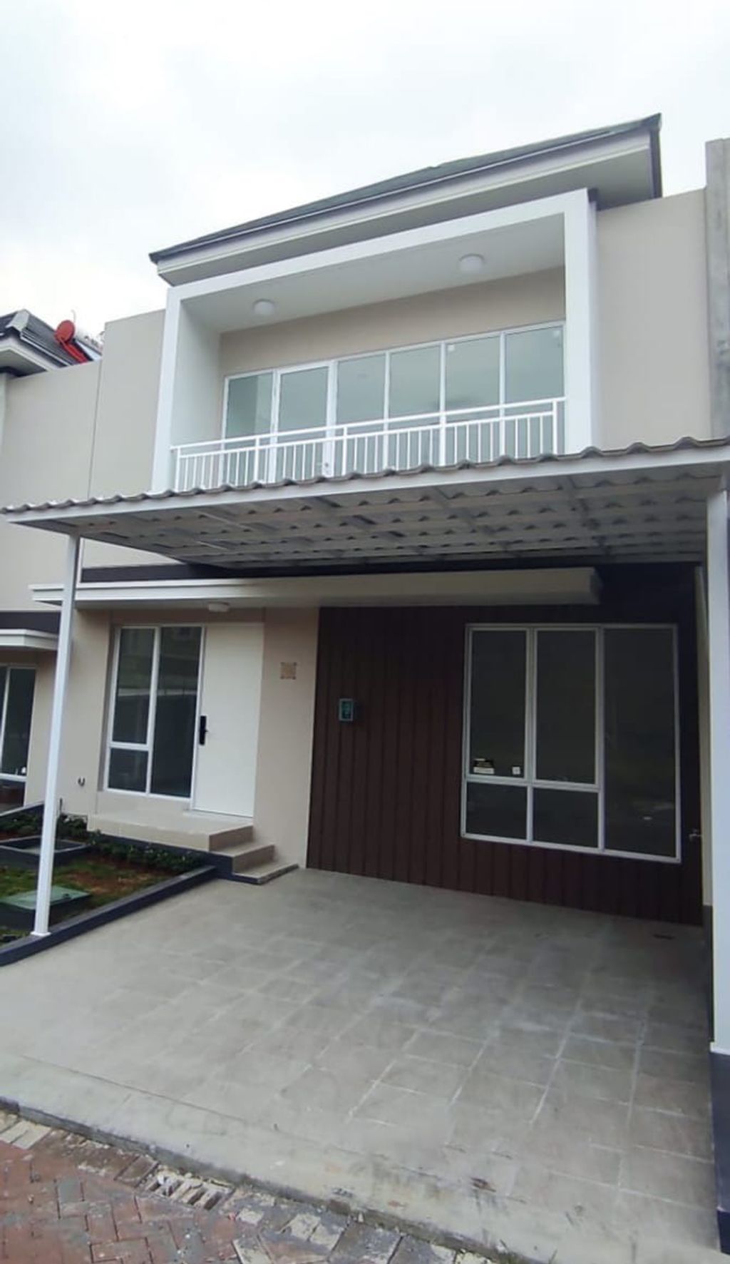 foto tampak rumah tipe PARAMOUNT VILLAGE perumahan PARAMOUNT VILLAGE SEMARANG