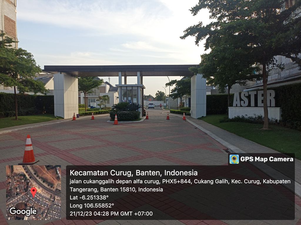 foto gerbang perumahan PARAMOUNT PETALS TAHAP 1