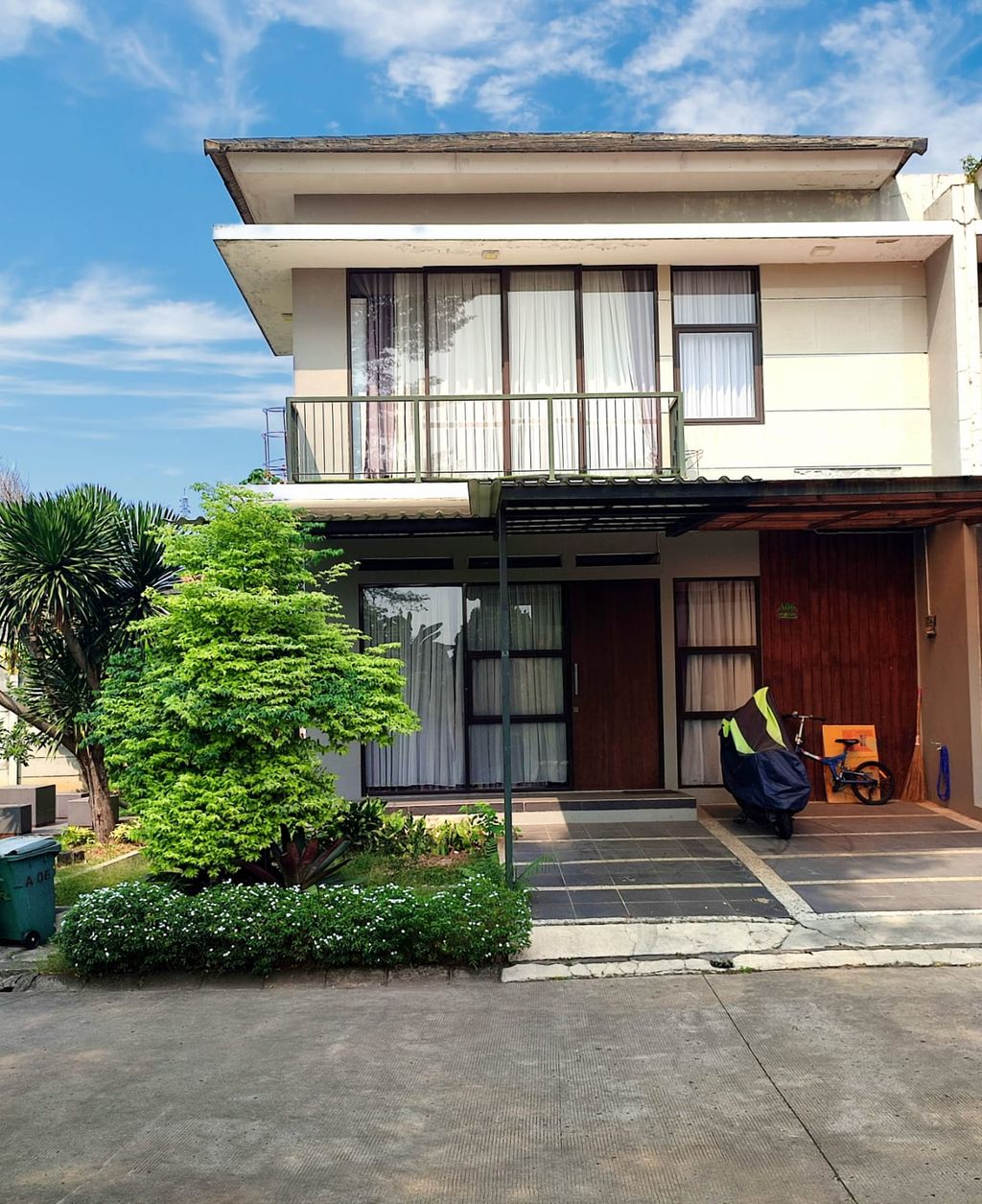 foto tampak rumah tipe ONYX perumahan Emerald Land