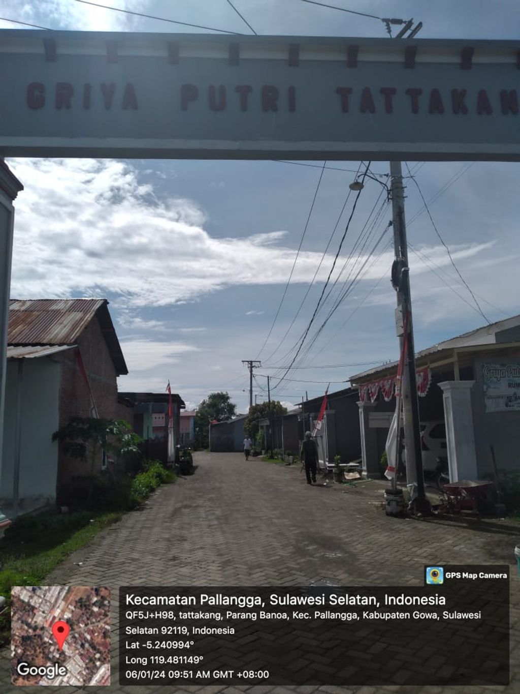 foto gerbang perumahan PERUMAHAN GRIYA PUTRI TATTAKANG PERMAI 3