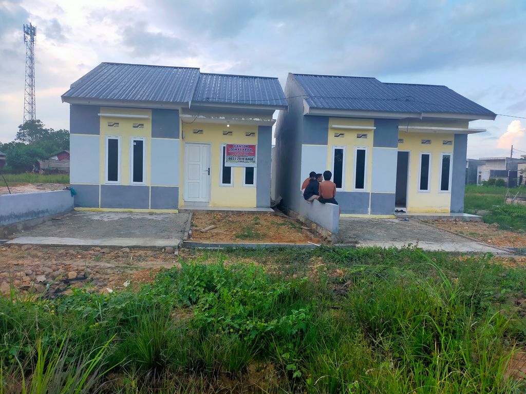 foto posisi tengah perumahan ADHWA RUMAH ASRI