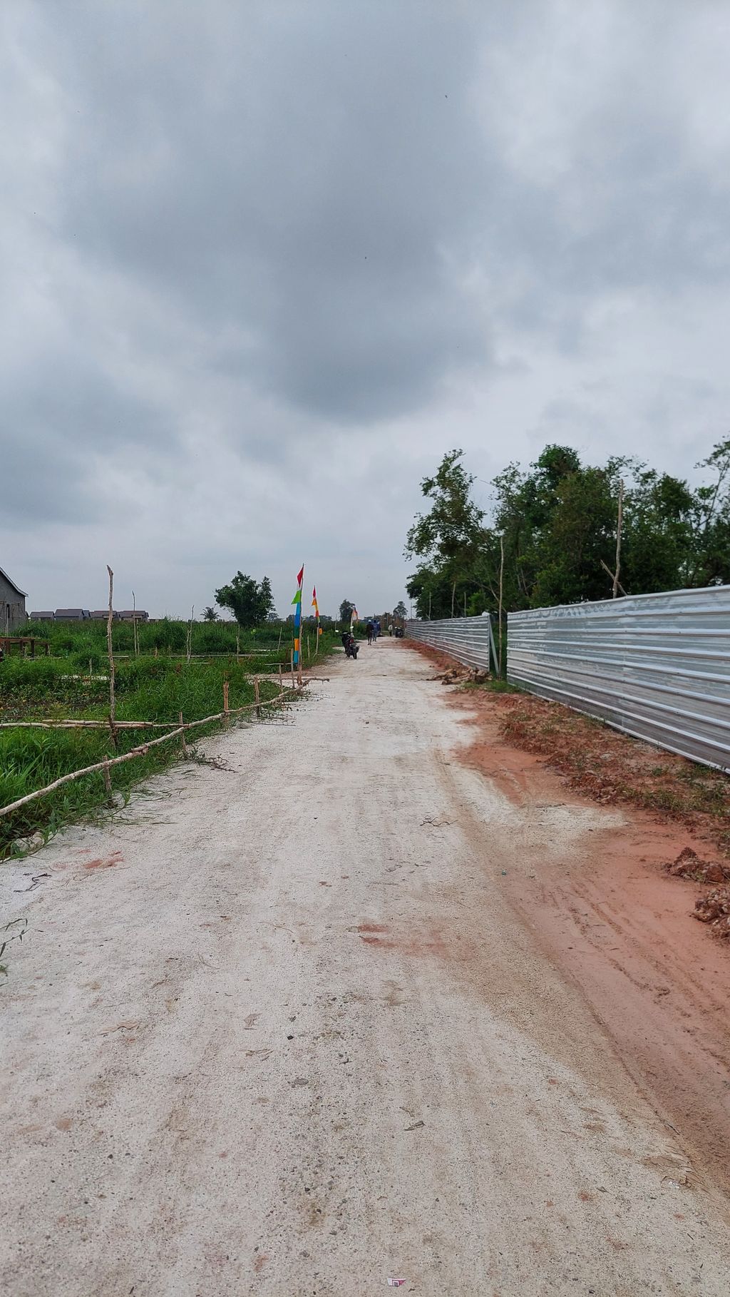 foto posisi tengah perumahan PONDOK KHARISMA TAHAP 2