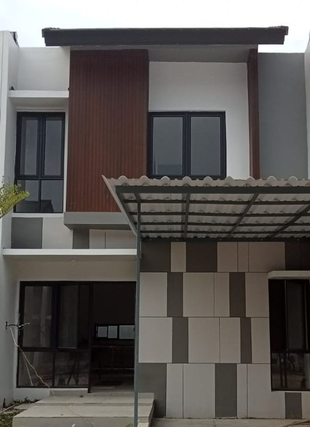foto tampak rumah tipe SAPPHIRE perumahan GRAND ALMAS RESIDENCE