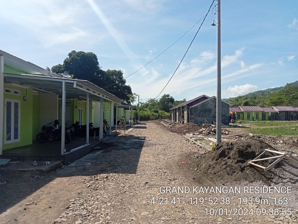 foto posisi tengah perumahan GRAND KAYANGAN RESIDENCE 2
