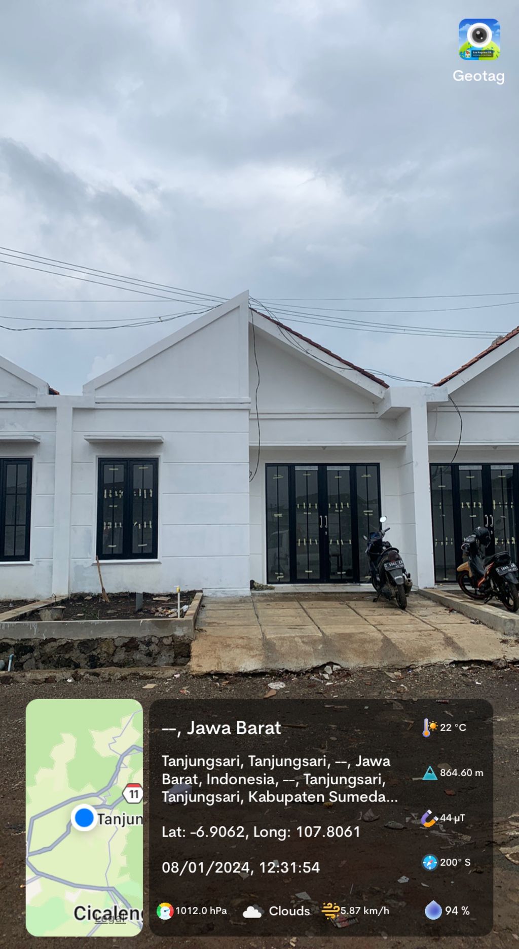 foto tampak rumah tipe American perumahan Sky Garden Residence