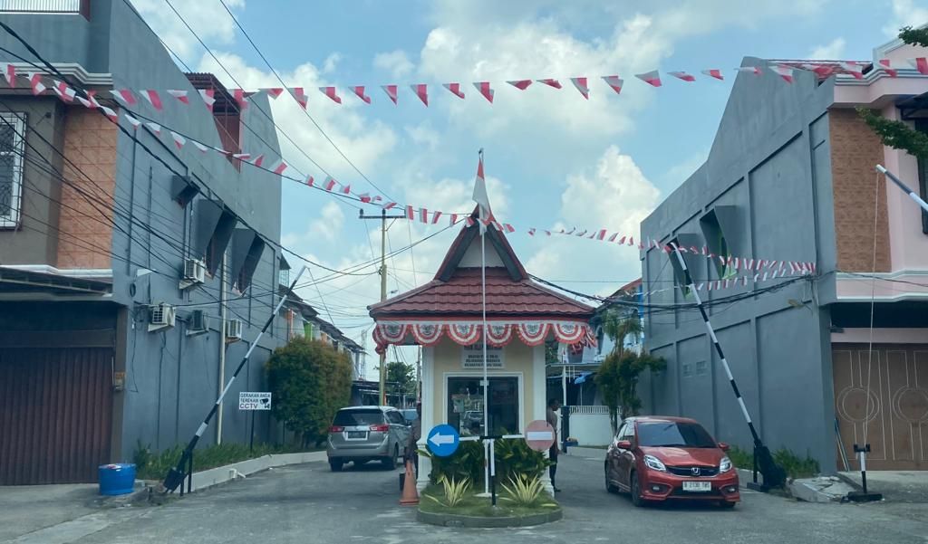 foto gerbang perumahan VILLA PERMATA INDAH