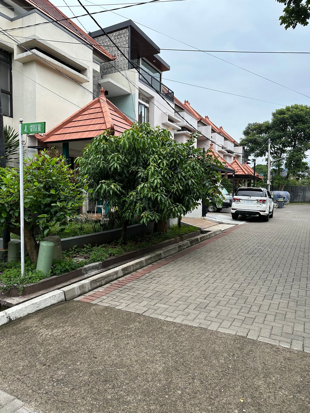 foto posisi tengah perumahan The Billabong Soeta Residence