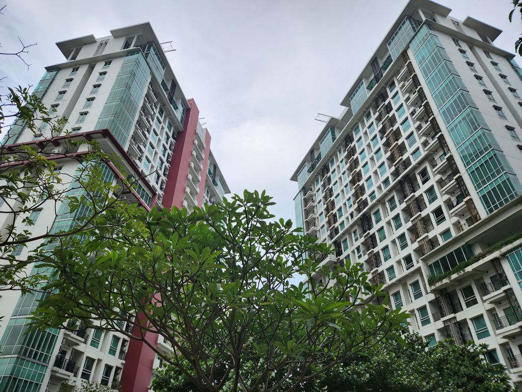 foto posisi tengah perumahan Woodland Park Residence