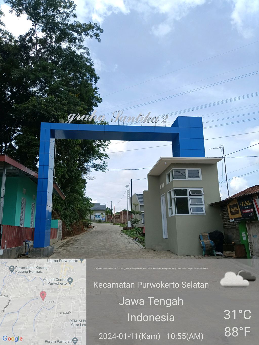 foto gerbang perumahan GRAHA SANTIKA 2