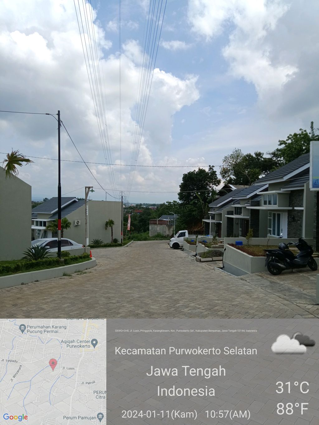 foto posisi tengah perumahan GRAHA SANTIKA 2