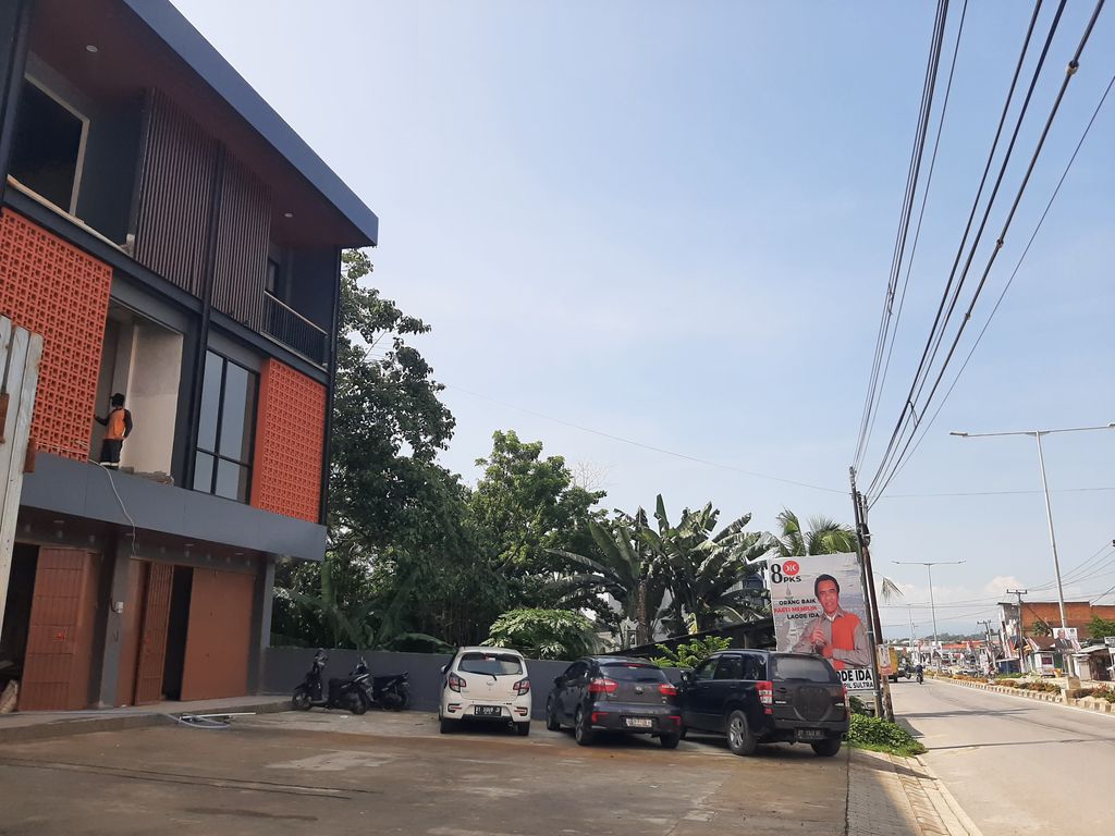 foto gerbang perumahan Sentra GMT 2