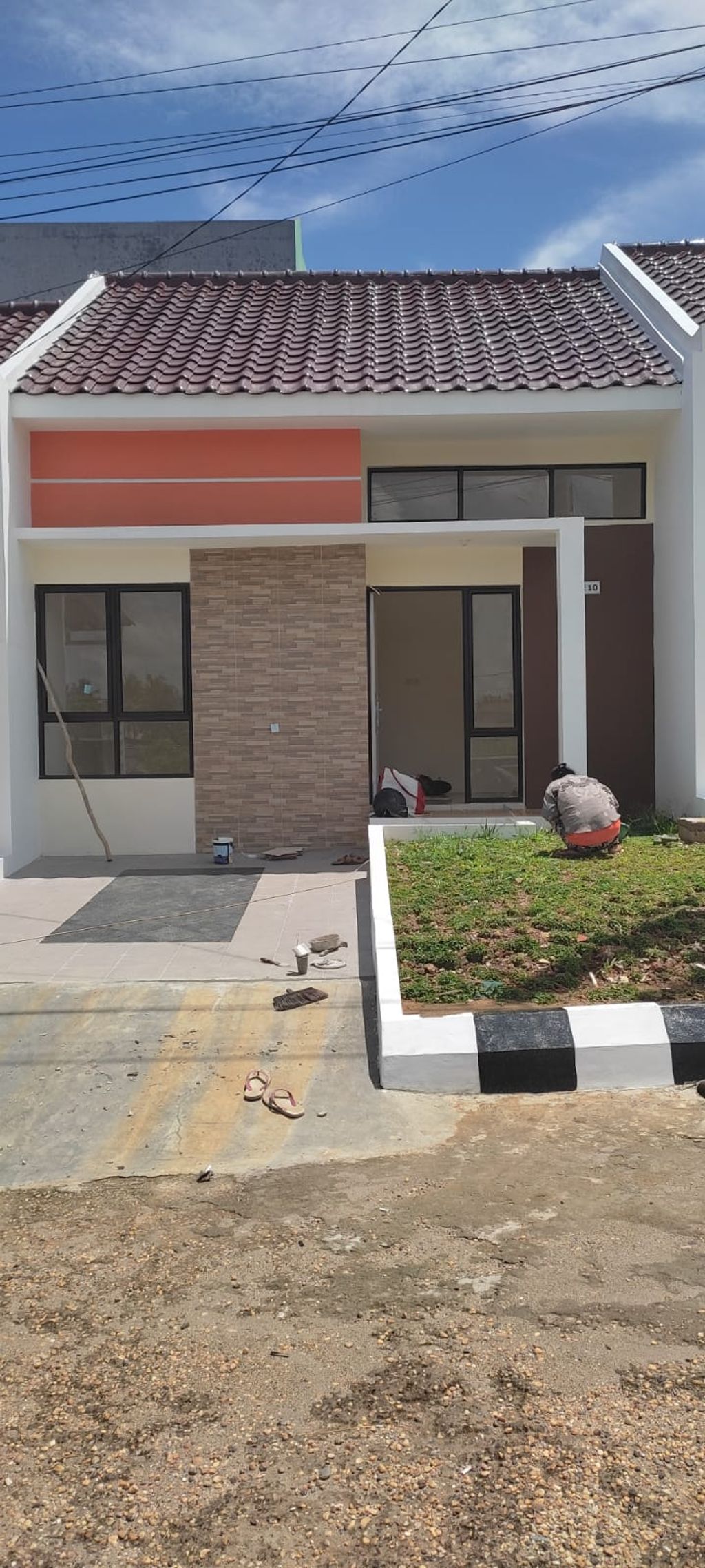 foto tampak rumah tipe E-12 perumahan ARGENTINA RESIDENCE