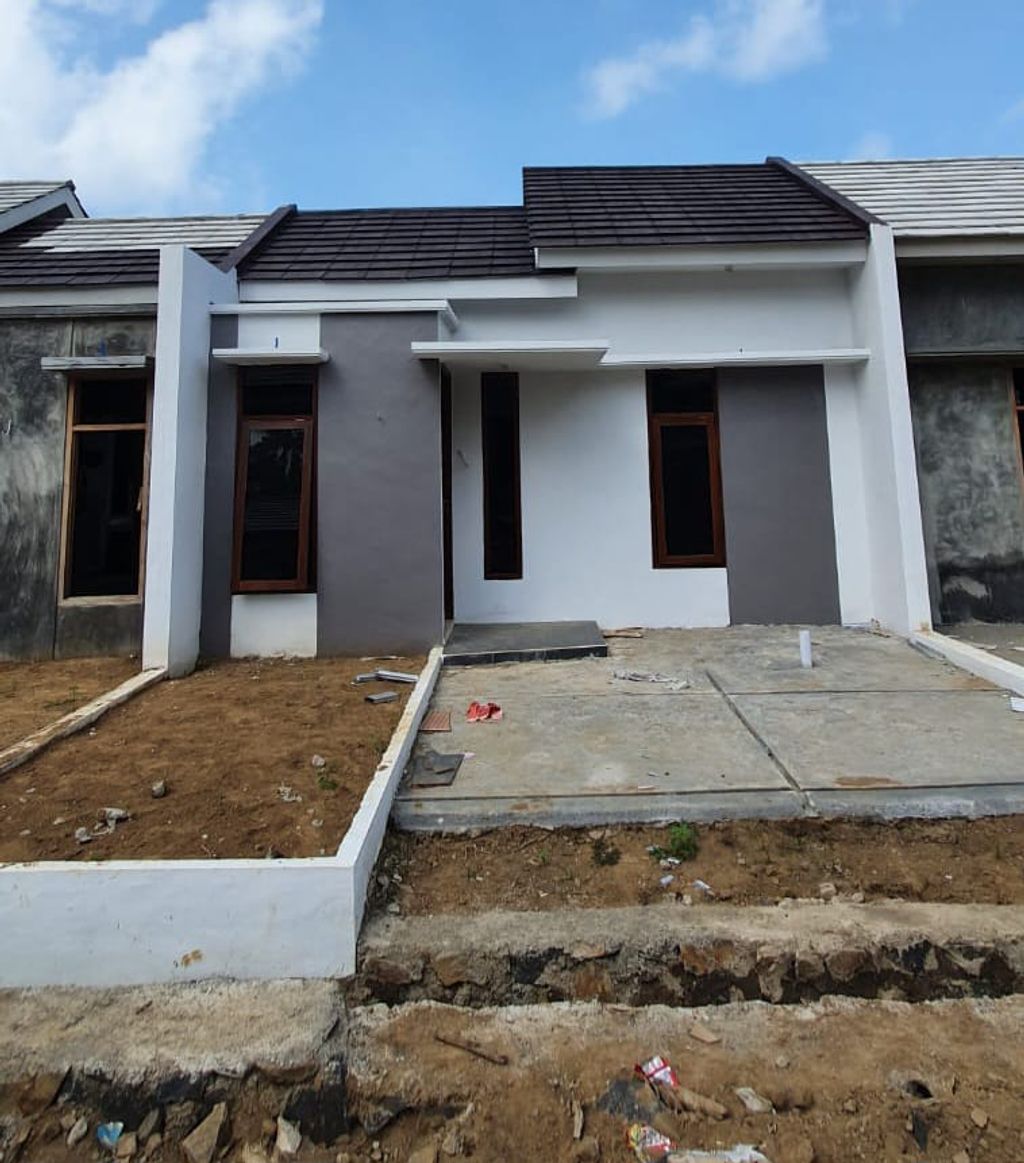 foto tampak rumah tipe Nirwana 1 perumahan Puri Nirwana 16