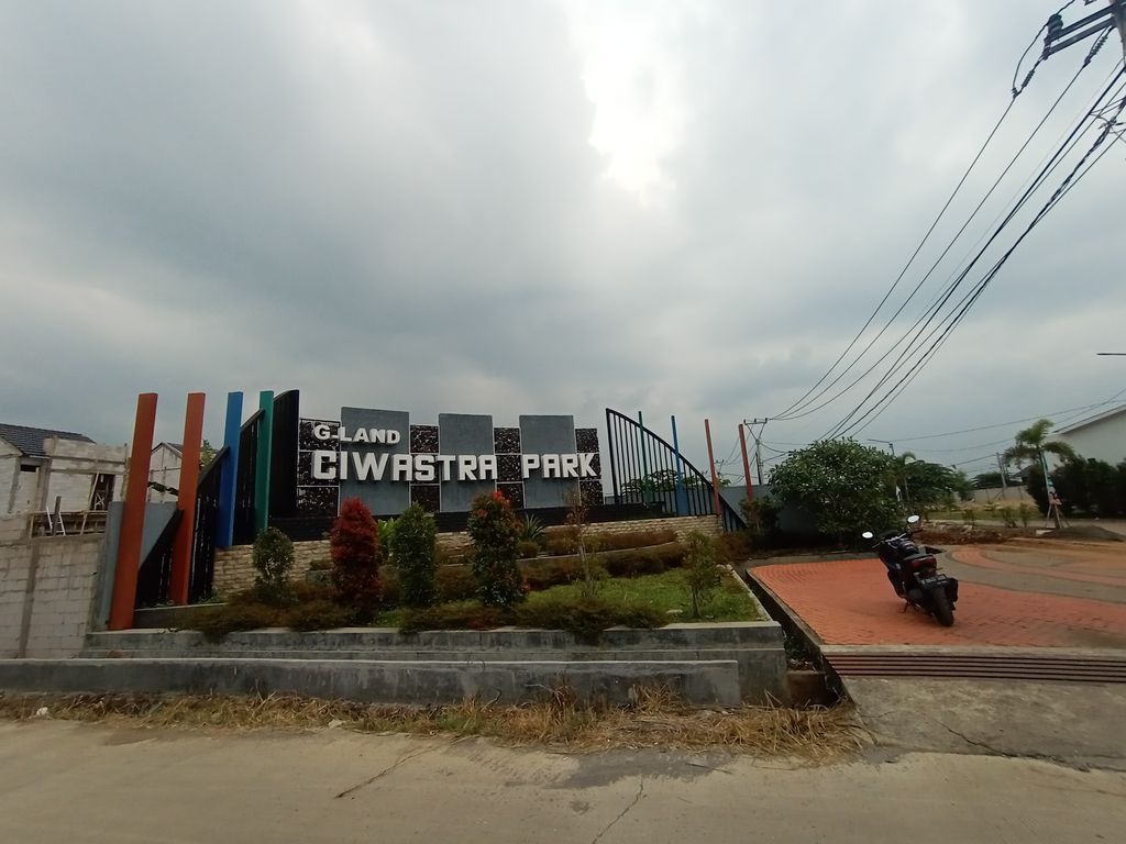 foto gerbang perumahan G-Land Ciwastra Park 2