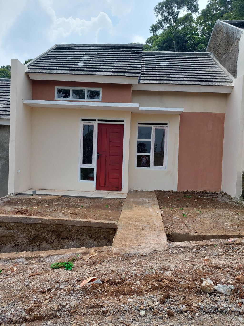 foto contoh rumah perumahan Queen Rabintani Regency