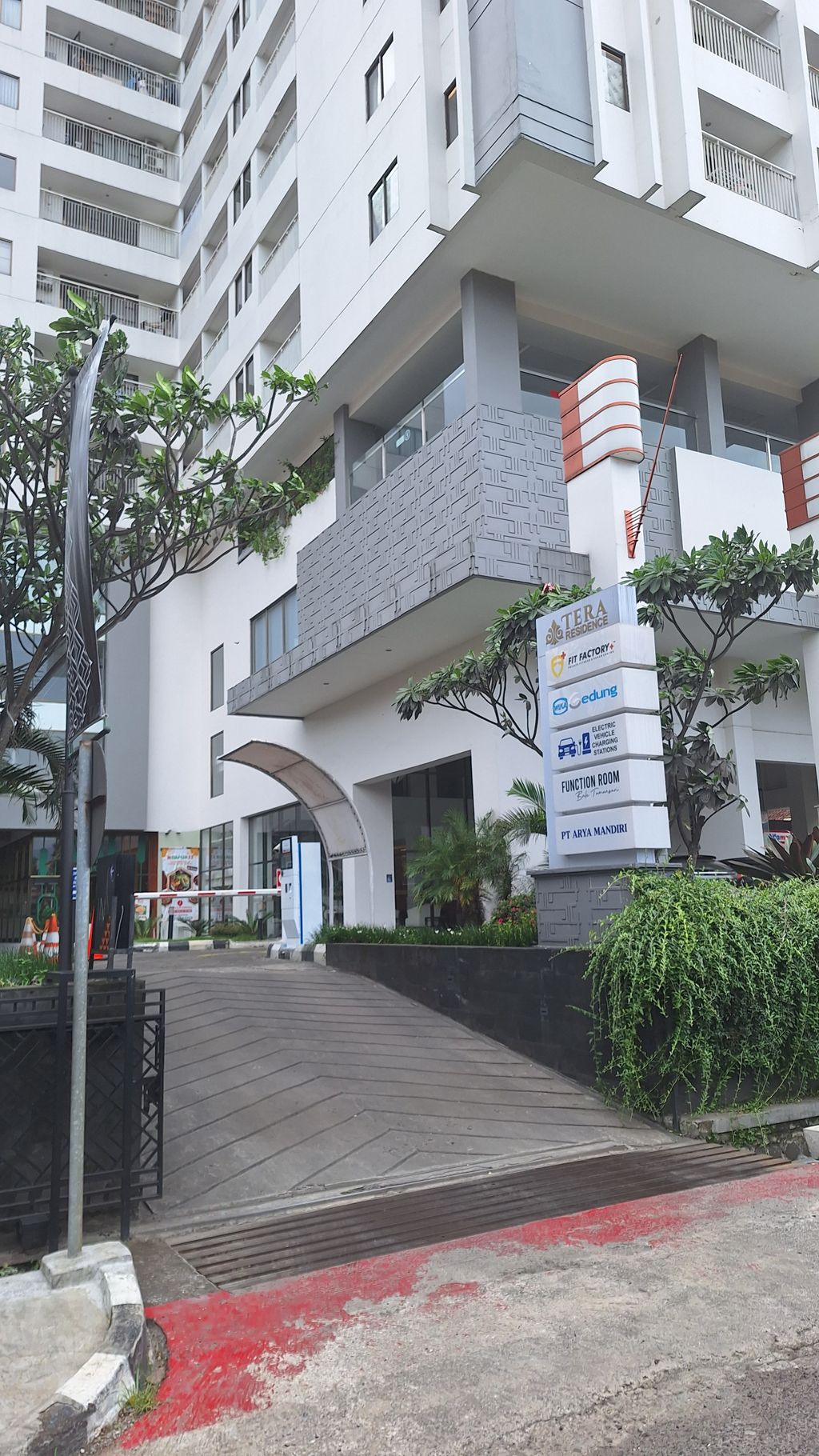 foto gerbang perumahan TAMANSARI TERA RESIDENCE
