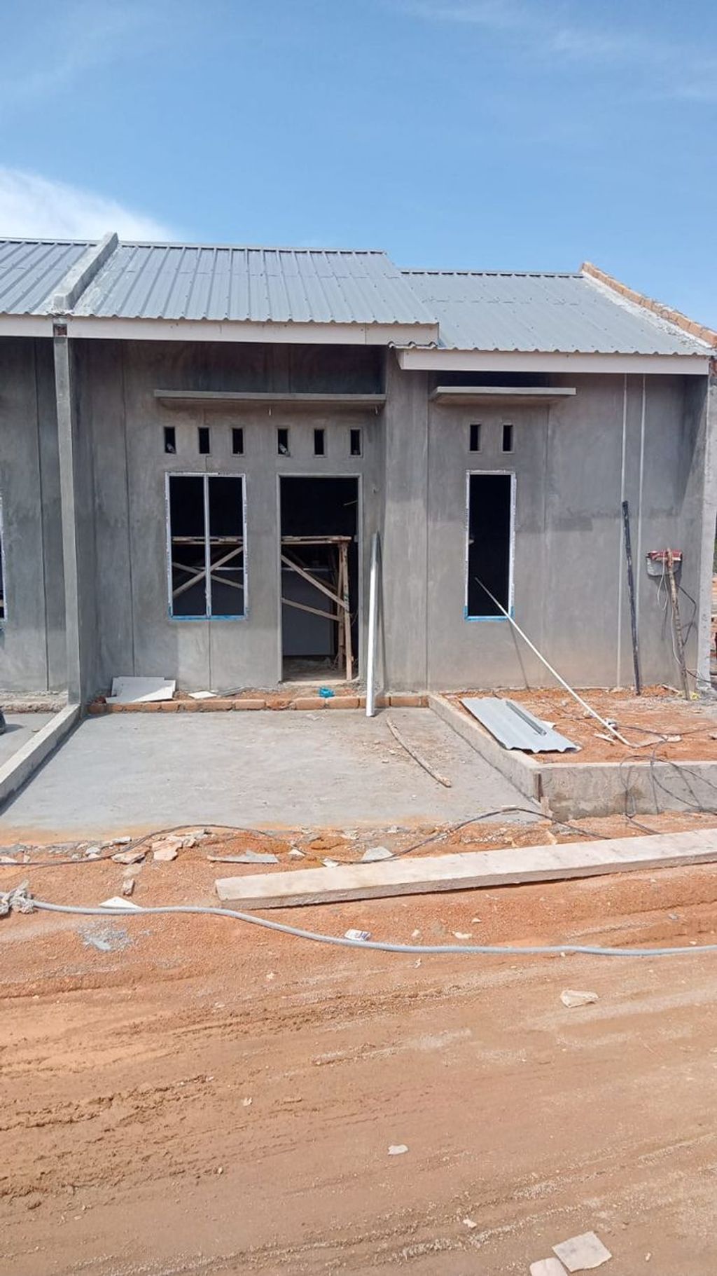foto tampak rumah tipe 36 perumahan LEVANDER